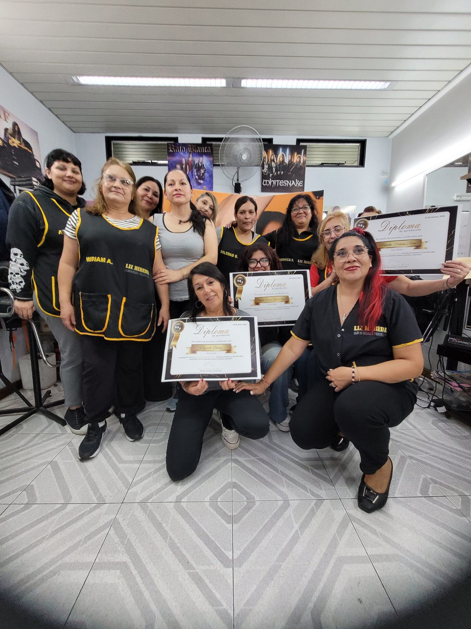 Curso de Peluquería Profesional Presencial | Aprende cortes unisex, alisados y más 12 Camada 2026 de egresadas del curso de peluquería